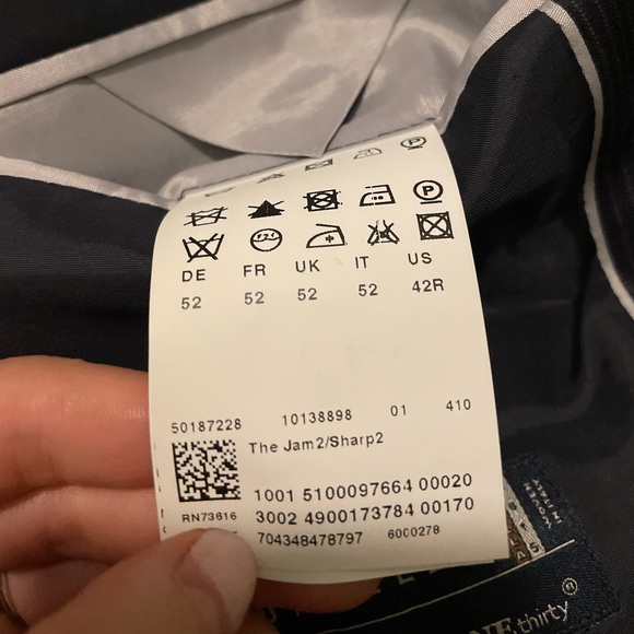 Dark Navy PinStripe Hugo Boss Suit - Jackets and Pants 42R - Picture 5 of 10